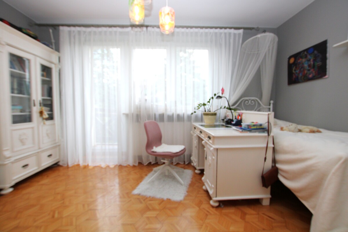 Elbląg NIERUCHOMOŚCI ANNA KRASZEWSKA Inwestycja w komfort i jakość: solidny wolnostojący dom z dużym garażem