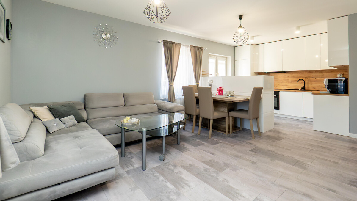 Elbląg TO MY SPRZEDAJEMYNIERUCHOMOŚCI W TYM MIEŚCIEBIURO NIERUCHOMOŚCIAMERICAN HOMEFOR SALE - 3 POKOJE -