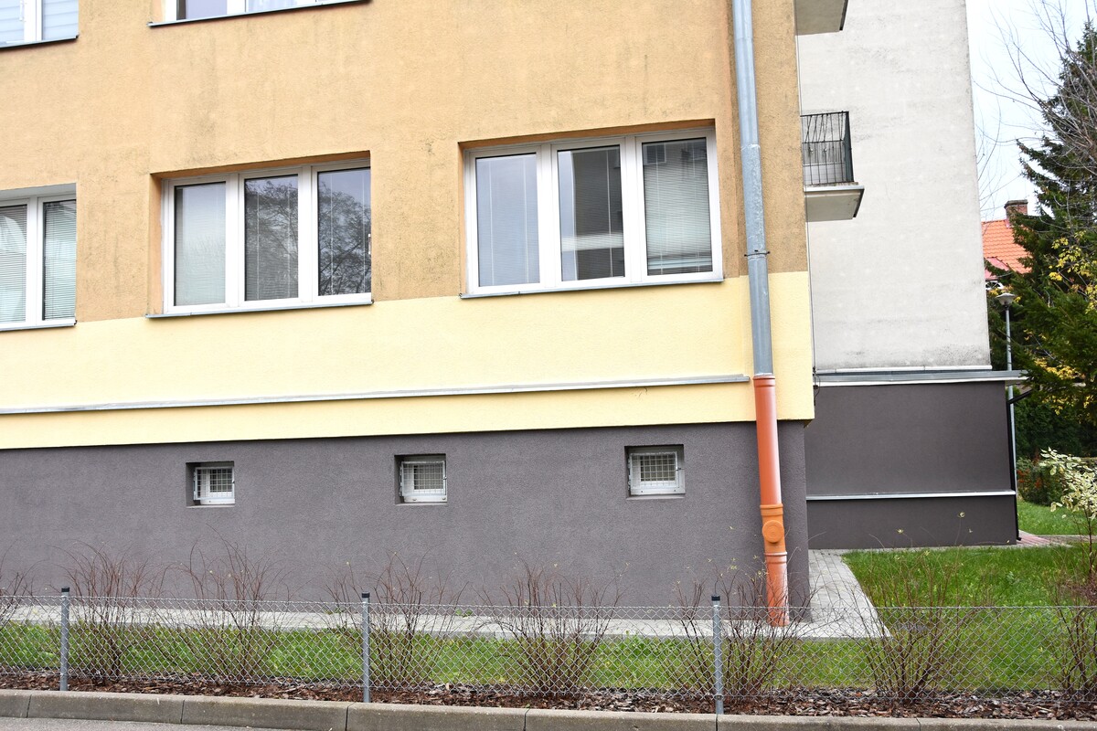 Elbląg ATUT NIERUCHOMOŚCI POLECA: ŚWIĄTECZNA PROMOCJA Trzy pokojowe mieszkanie w bloku na wysokim