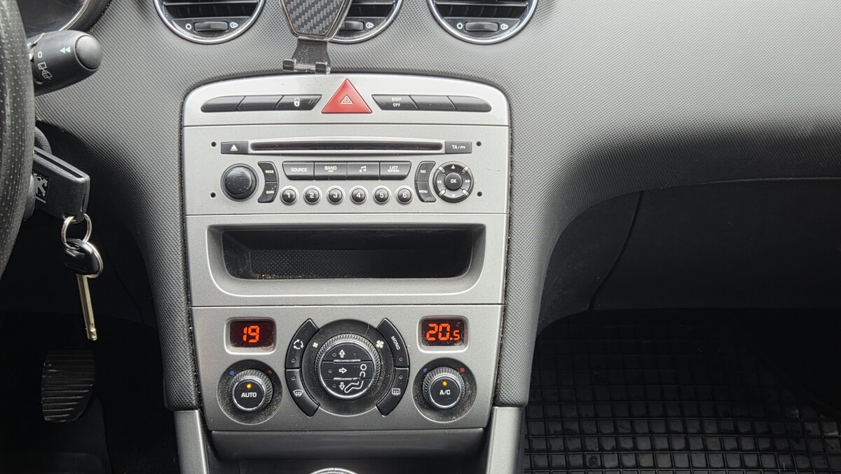 Elbląg Mam do sprzedaży zadbanego Peugeota 308 z ekonomicznym i niezawodnym silnikiem diesla 1.6 HDi o mocy 92 KM.