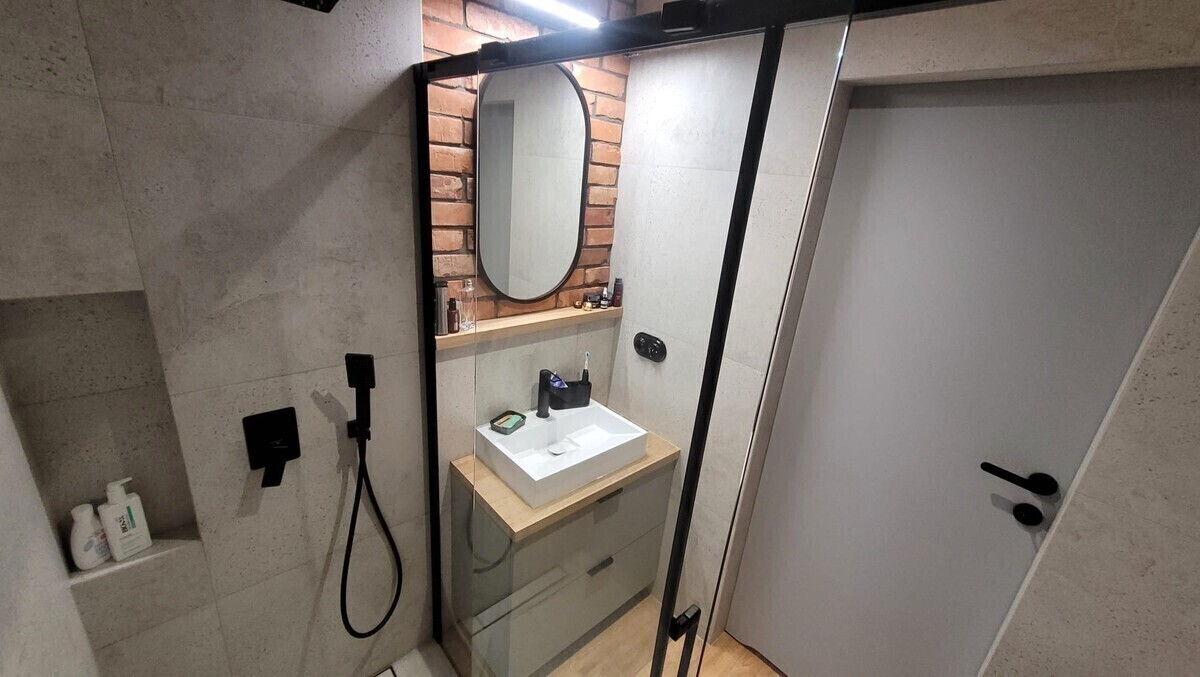 Elbląg Mieszkanie 3 pokoje 62,1 m² – po generalnym remoncie, wysoki standard, klimatyzacja, umeblowanie w