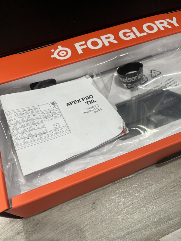 Elbląg Sprzedam klawiaturę steelseries apex pro TKL gen 1,stan bardzo dobry, brak oryginalnych keycapow, bez rys itd,