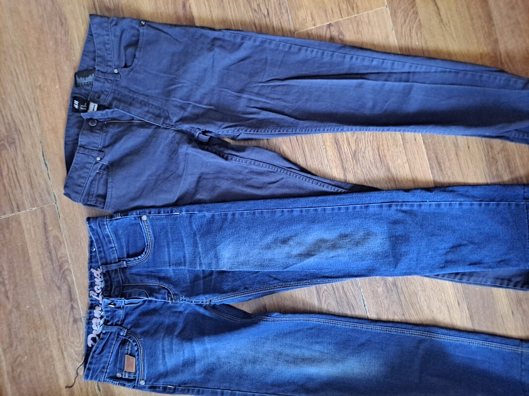 Elbląg Sprzedam 
Ubrania dla dziewczynki rozmiar 98-104-70 zł
Ubrania dla chłopca od rozmiaru 140-164-70 zl
Wózek dla