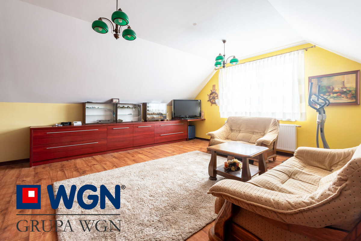 Elbląg WGN Nieruchomości oddział Elbląg prezentuje dom wolnostojący położony przy ul. Lipowa na osiedlu Dąbrowa. Tylko