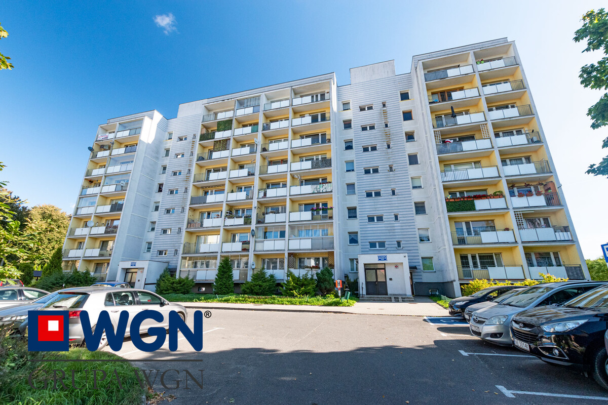 Elbląg WGN Nieruchomości - Oddział Elbląg prezentuje trzy pokojowe mieszkanie o pow. 49m2 w bloku 7 piętrowym przy ul.