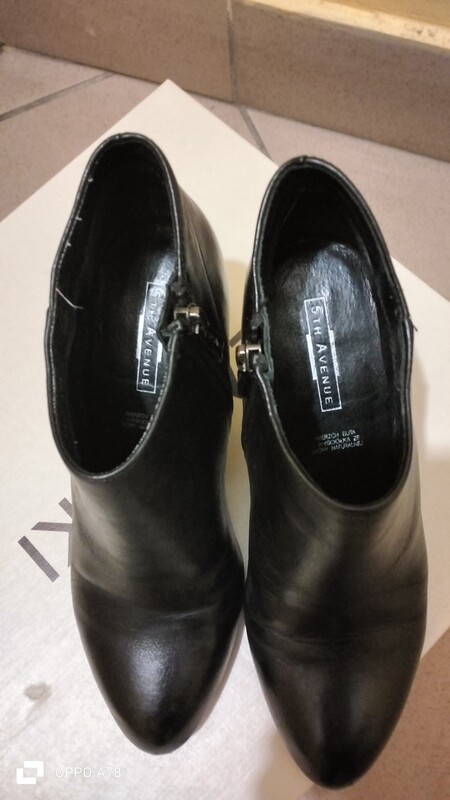 Elbląg Sprzedam dwie pary butów skórzane w bardzo dobrym stanie po 35 zł za pare Rozmiar butów 36