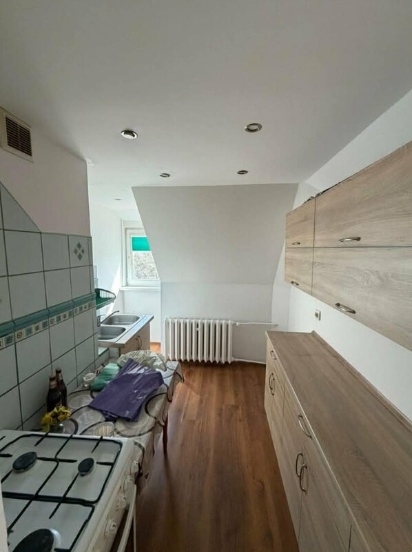 Elbląg DOM NIERUCHOMOŚCIOFERUJEMY NA SPRZEDAŻMIESZKANIE 2 POKOJOWEPow. 32 m2Blisko Park