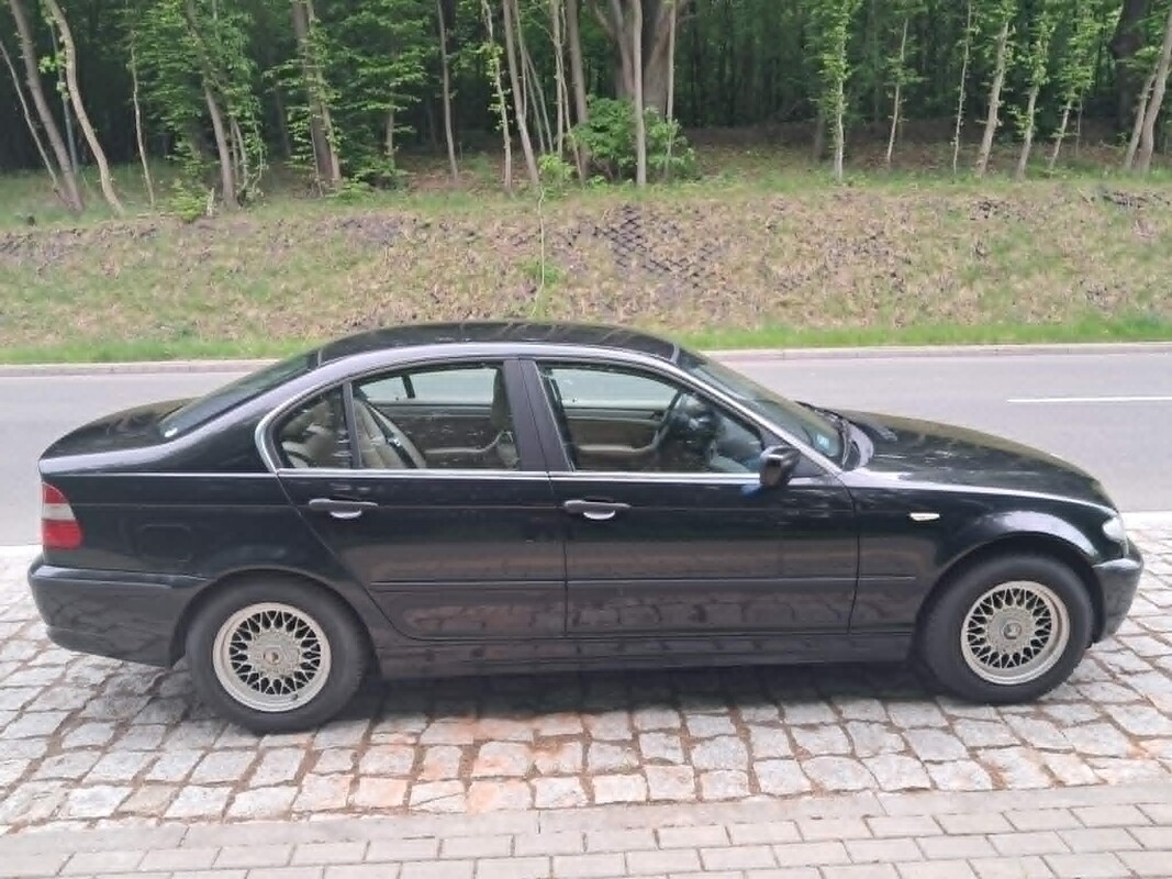 Elbląg Na sprzedaż BMW e46 318d 2004 rok. BMW Seria 3 – Klasyczny sedan z 2004 roku, znany z solidności i