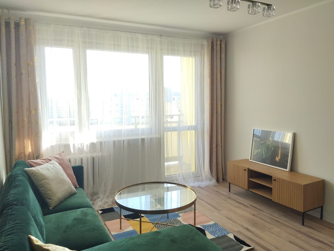 Elbląg Sprzedam 2 pokojowe mieszkanie po generalnym remoncie na 9-tym piętrze. Mieszkanie gotowe do