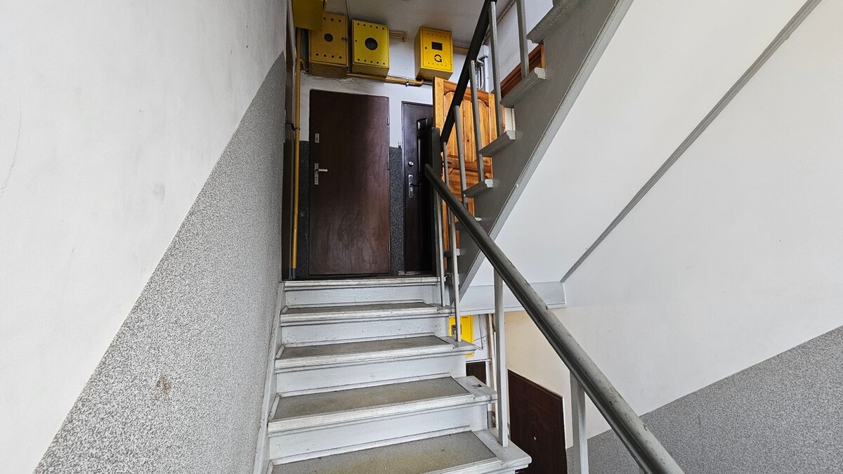 Elbląg BIURO NIERUCHOMOŚCISZULC& SZULCNA SPRZEDAŻMieszkanie - Elbląg ul. ŻeromskiegoPowierzchnia: 40 m2Mieszkanie