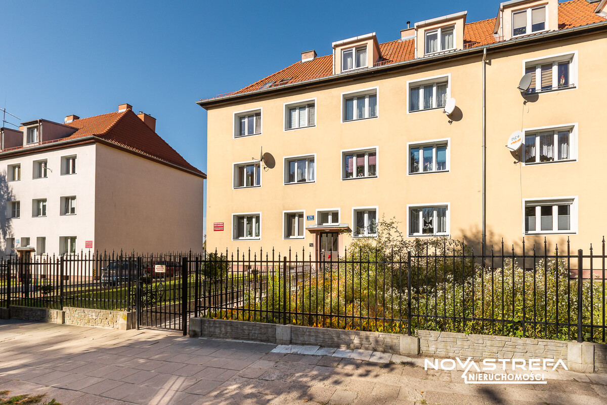 Elbląg NOVA STREFA NIERUCHOMOŚCISPRZEDAM MIESZKANIE 3pokoje Powierzchnia: 53,6 m² Piętro: 1,ogródek Media: miejskie