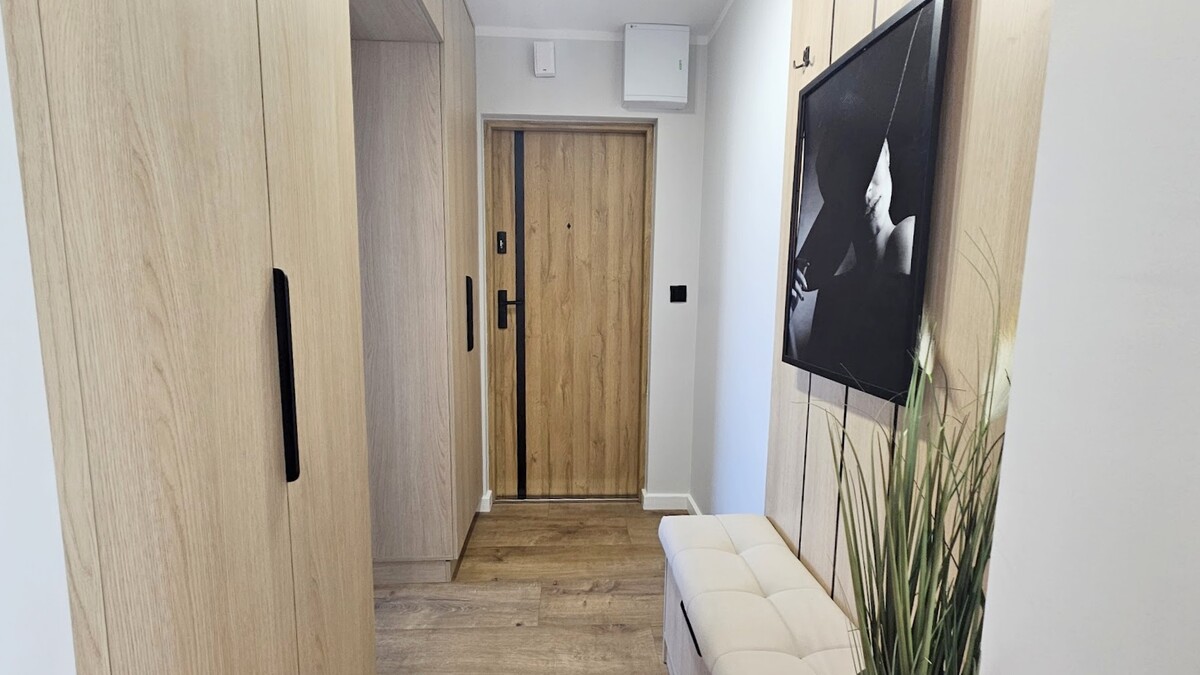 Elbląg KWADRAT NIERUCHOMOŚCI3 pokojowepo generalnym remonciebalkonnowoczesna windadostępne od zaraz