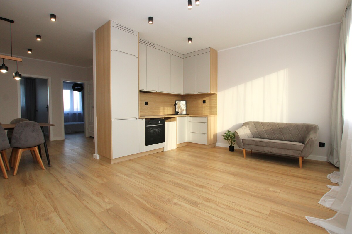 Elbląg NIERUCHOMOŚCI ANNA KRASZEWSKA 4-pokojowe mieszkanie o wysokim standardzie ul. Wybickiego **