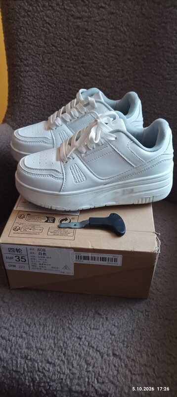 Elbląg Mam do sprzedania; 1.Damskie sneakersy-Skechers Ultra Flex 3.0.Kolor ciemny że srebrną nitką, rozmiar 35.Buty