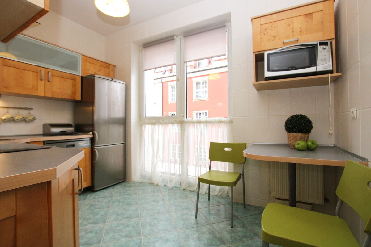 Elbląg NIERUCHOMOŚCI ANNA KRASZEWSKA Mieszkanie 3-pokojowe na Starym Mieście ul. Stary Rynek