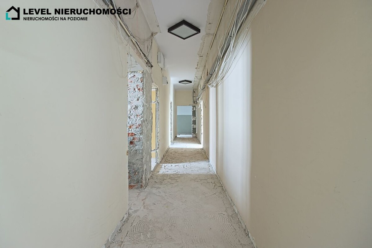 Elbląg LEVEL NIERUCHOMOŚCILokal w mieście z możliwościamiul. Wyspiańskiego 269,8 m2NIERUCHOMOŚCI NA POZIOMIE