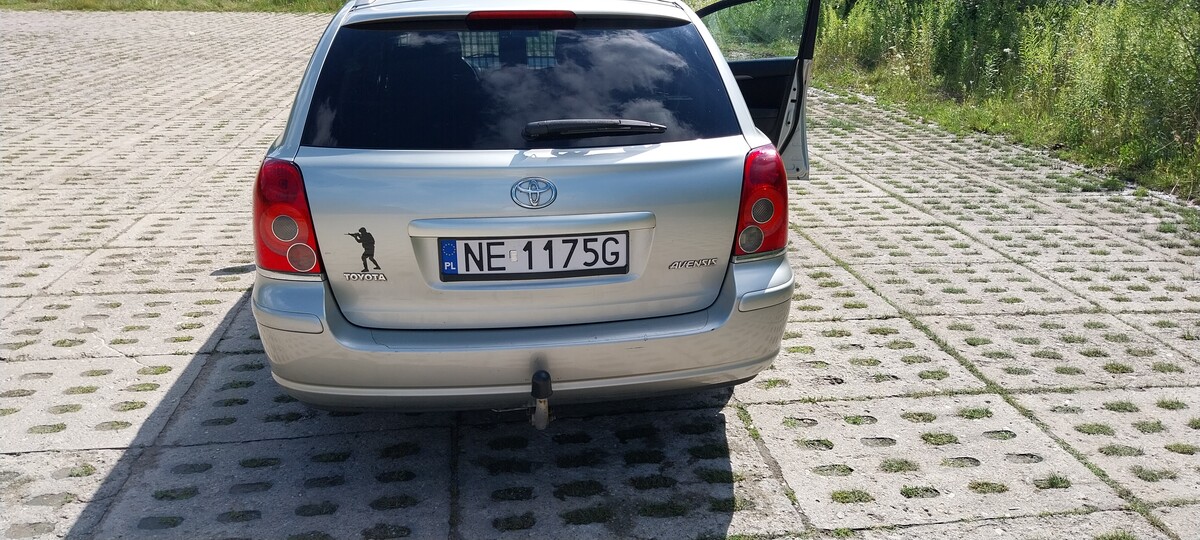 Elbląg Sprzedam niezawodna toyote avensis t25.
Samochod w stanie bardzo dobrym choc nosi slady uzytkowania. Toyotka