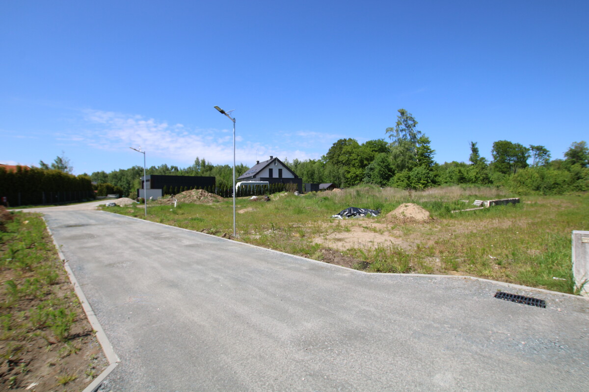 Elbląg NIERUCHOMOŚCI ANNA KRASZEWSKA  Działka pod zabudowę jednorodzinną w Krasnym Lesie  ul. Lema