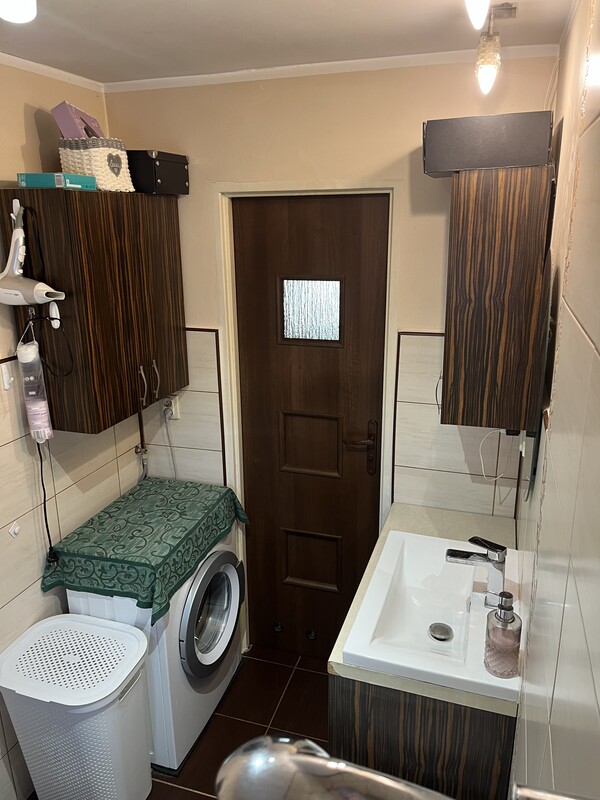 Elbląg Sprzedam 2 pokojowe mieszkanie o powierzchni ok 40m2 położone przy ulicy Wiejskiej w Elblągu.