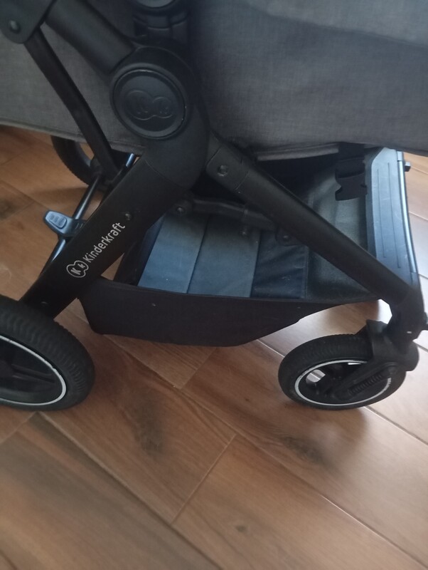 Elbląg Wózek Kinderkraft B- Tour Gondola / Spacerówka
- Od urodzenia do około 4 lat (22 kg)
- Torba + Folia