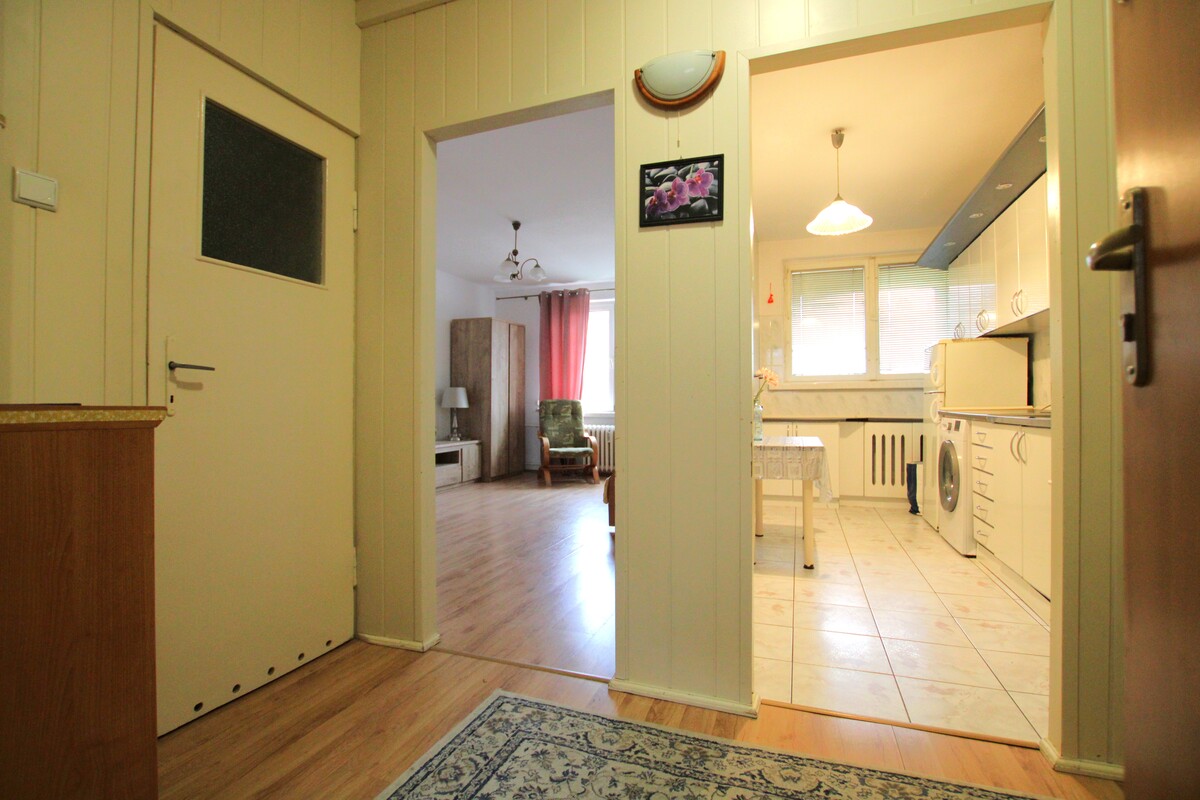 Elbląg NIERUCHOMOŚCI ANNA KRASZEWSKA Mieszkanie 1-pokojowe z balkonem i mediami miejskimi ul. Królewiecka,