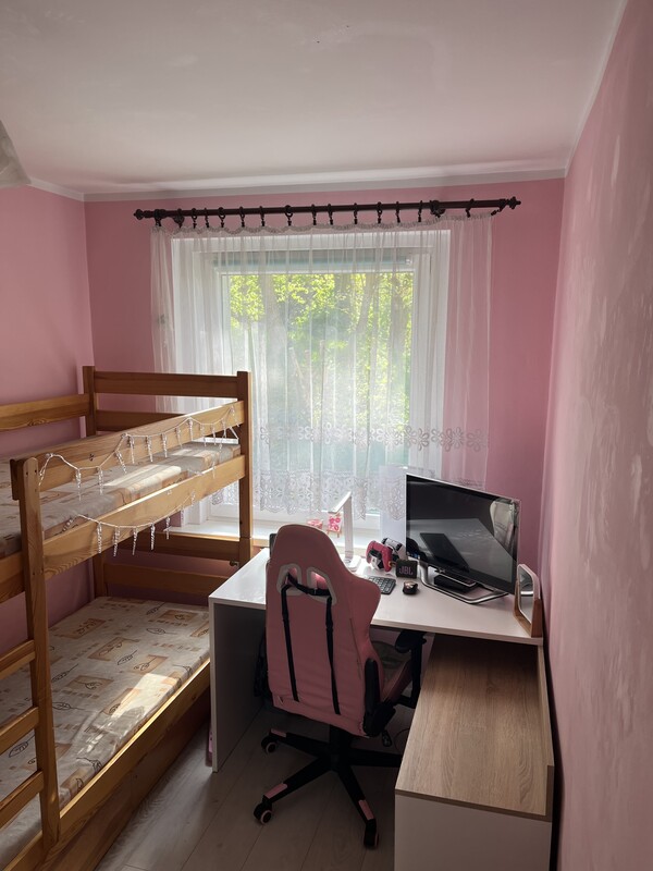 Elbląg Sprzedam 2 pokojowe mieszkanie o powierzchni ok 40m2 położone przy ulicy Wiejskiej w Elblągu.