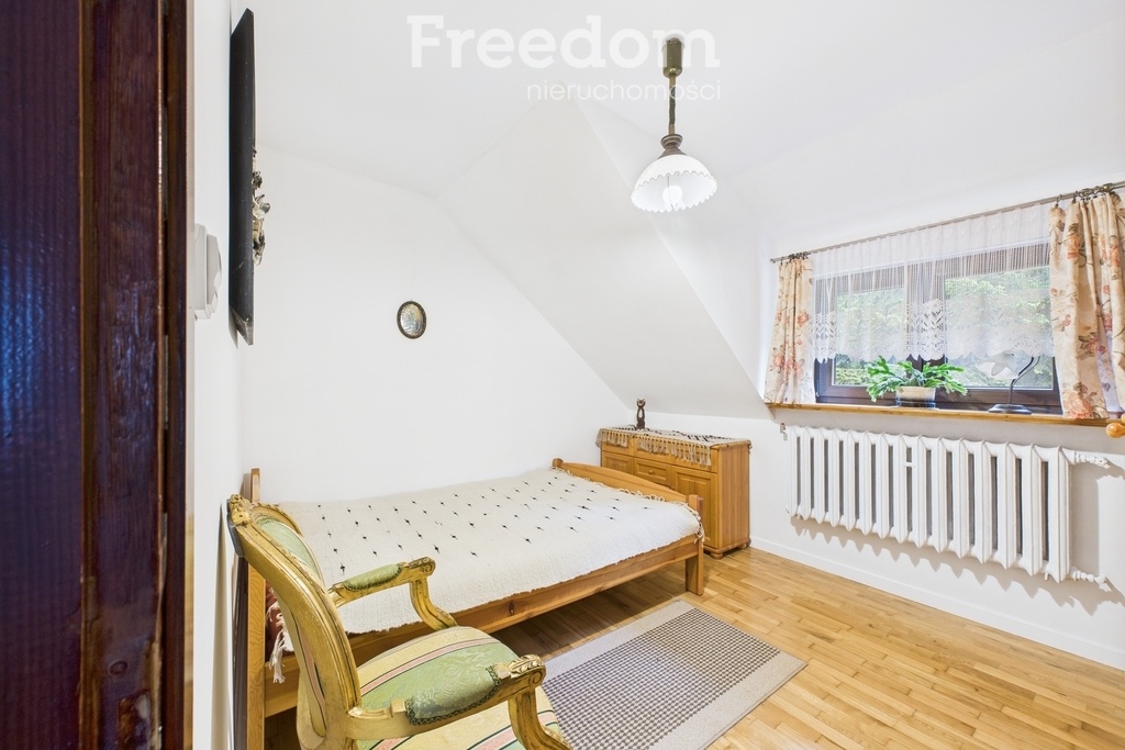 Elbląg FREEDOM NIERUCHOMOŚCISprzedam dom - Frombork, Elbląska. LokalizacjaDom usytuowany jest w cichej, spokojnej