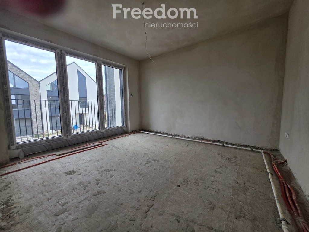 Elbląg FREEDOM NIERUCHOMOŚCISprzedam dom - Elbląg, Druskiennicka. Nowoczesny dom w zabudowie bliźniaczej – Osiedle
