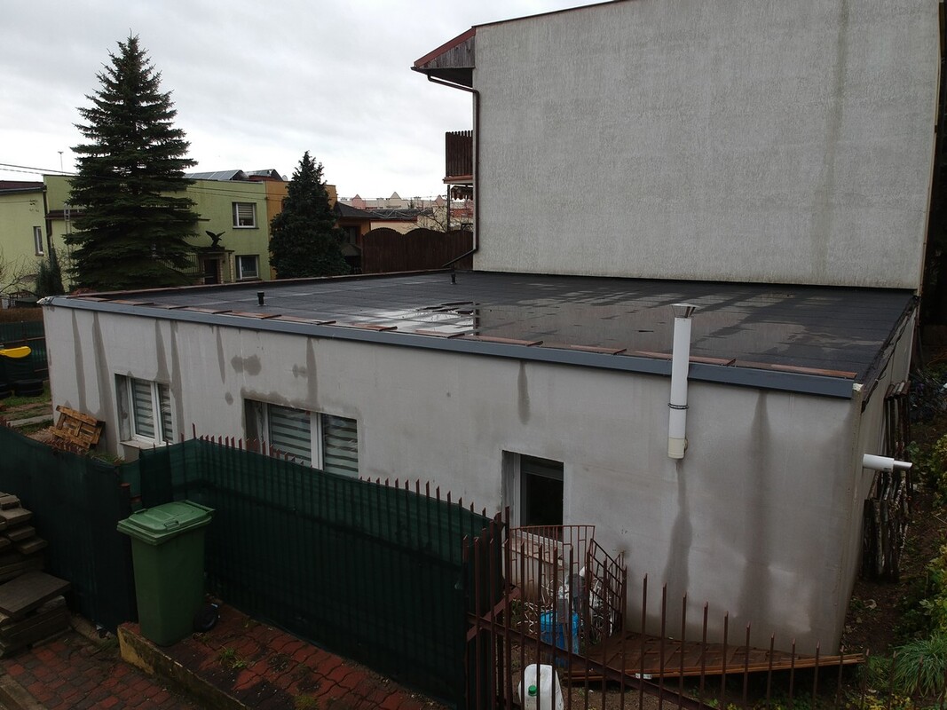 Elbląg BIURO NIERUCHOMOŚCISZULC& SZULCElbląg, ul. Kartuska 10Rodzaj nieruchomości: część bliźniaka