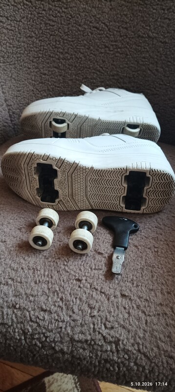 Elbląg Mam do sprzedania; 1.Damskie sneakersy-Skechers Ultra Flex 3.0.Kolor ciemny że srebrną nitką, rozmiar 35.Buty