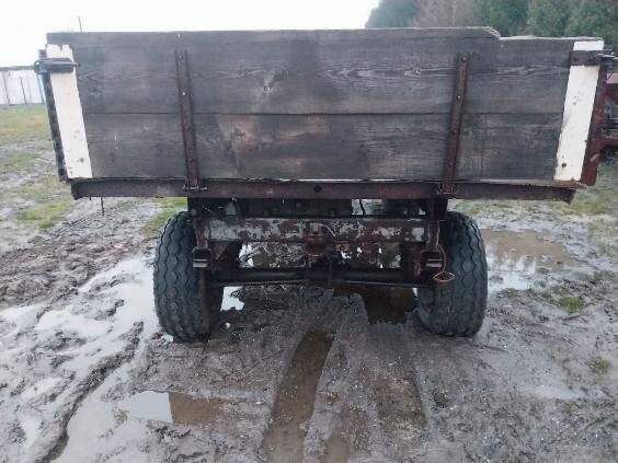 Elbląg Sprzedam:
1) talerzówka Kverneland 380 szer. , robocza, cena 2600 zł;
2) wał daszkowy szer 3m, średnica 60cm,