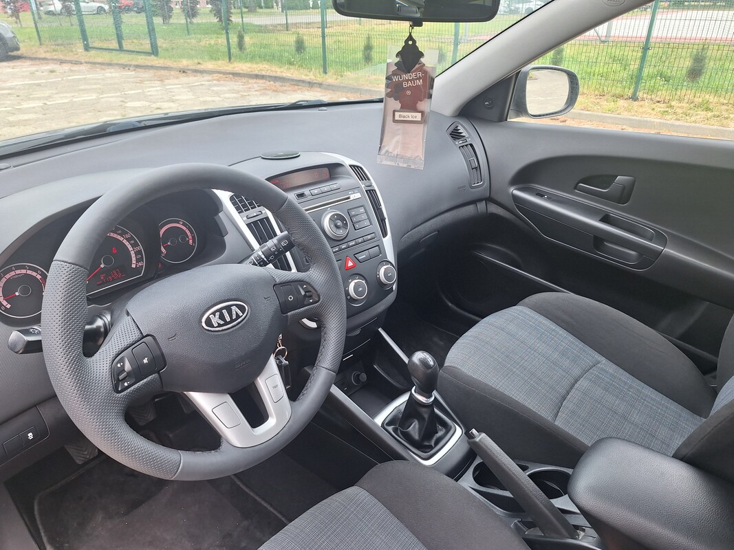 Elbląg Kia Ceed 1.4 CVVT 90 KM | Benzyna | Manual | Spirit |
Oferuję do sprzedaży Kia Ceed z 2011