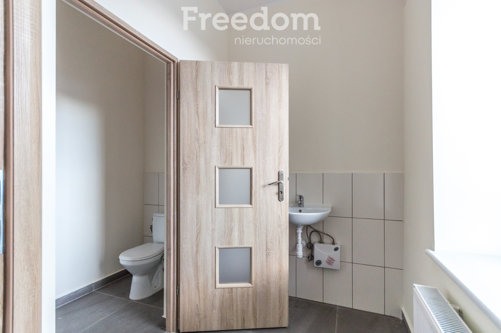 Elbląg FREEDOM NIERUCHOMOŚCIWynajmę lokal użytkowy - Elbląg, Zacisze. Lokal usługowy w centrum Elbląga – przestrzeń dla