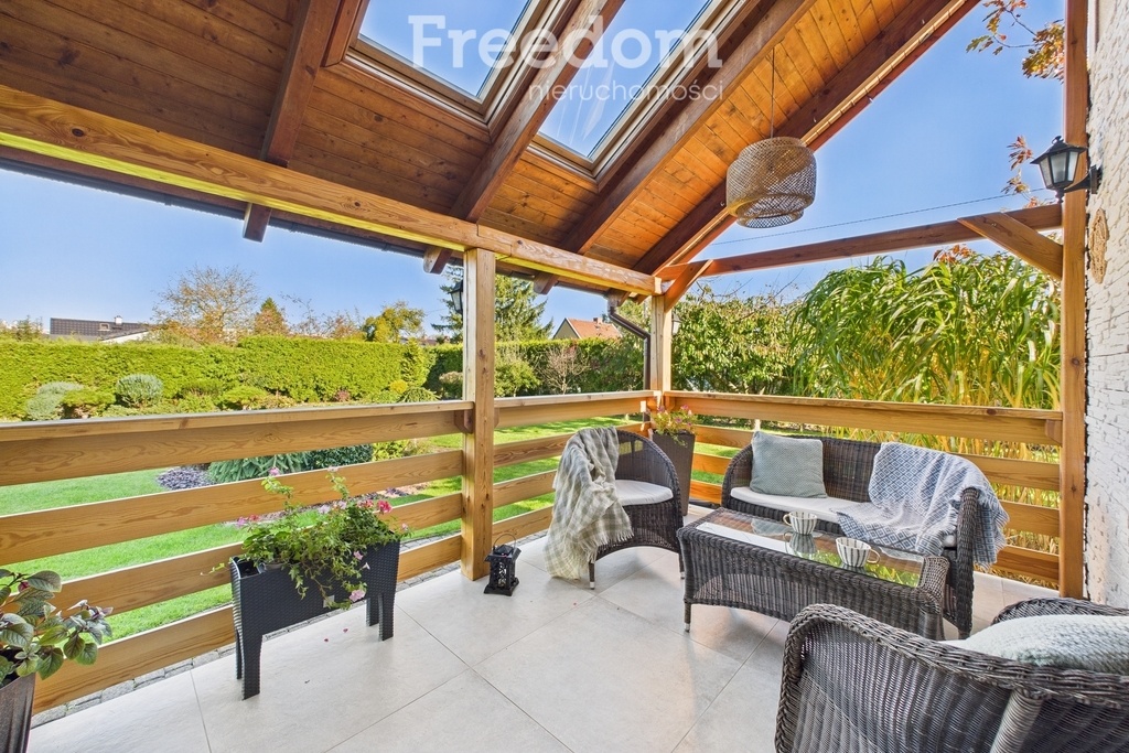 Elbląg FREEDOM NIERUCHOMOŚCISprzedam dom - Elbląg, Skierniewicka. Marzysz o życiu w spokojnej okolicy, ale z