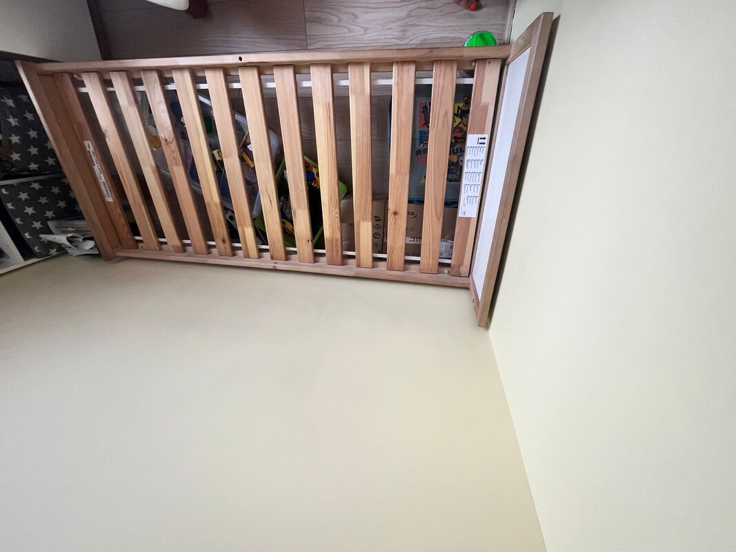 Elbląg Sprzedam łóżko dziecięce wraz z materacem wysokiej jakości (kieszeniowy, na sprężynach). Stan oceniam na bardzo