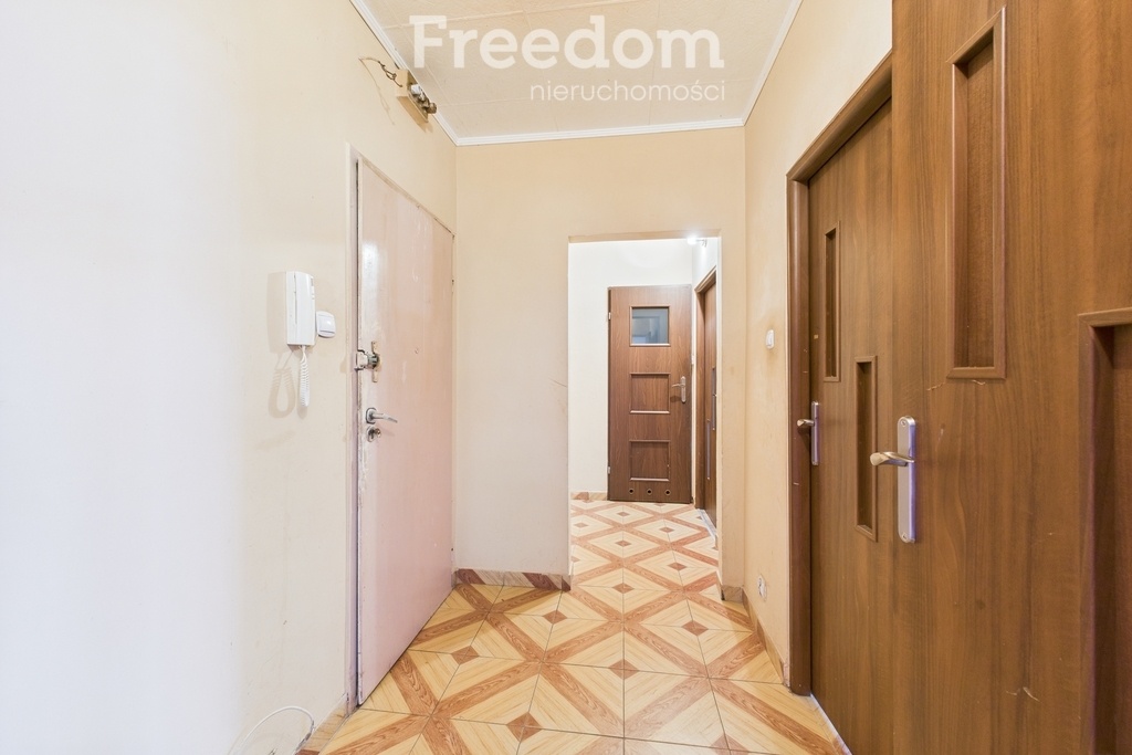 Elbląg FREEDOM NIERUCHOMOŚCISprzedam mieszkanie - Elbląg, Ogólna. Mieszkanie składa się z dwóch pokoi, kuchni,