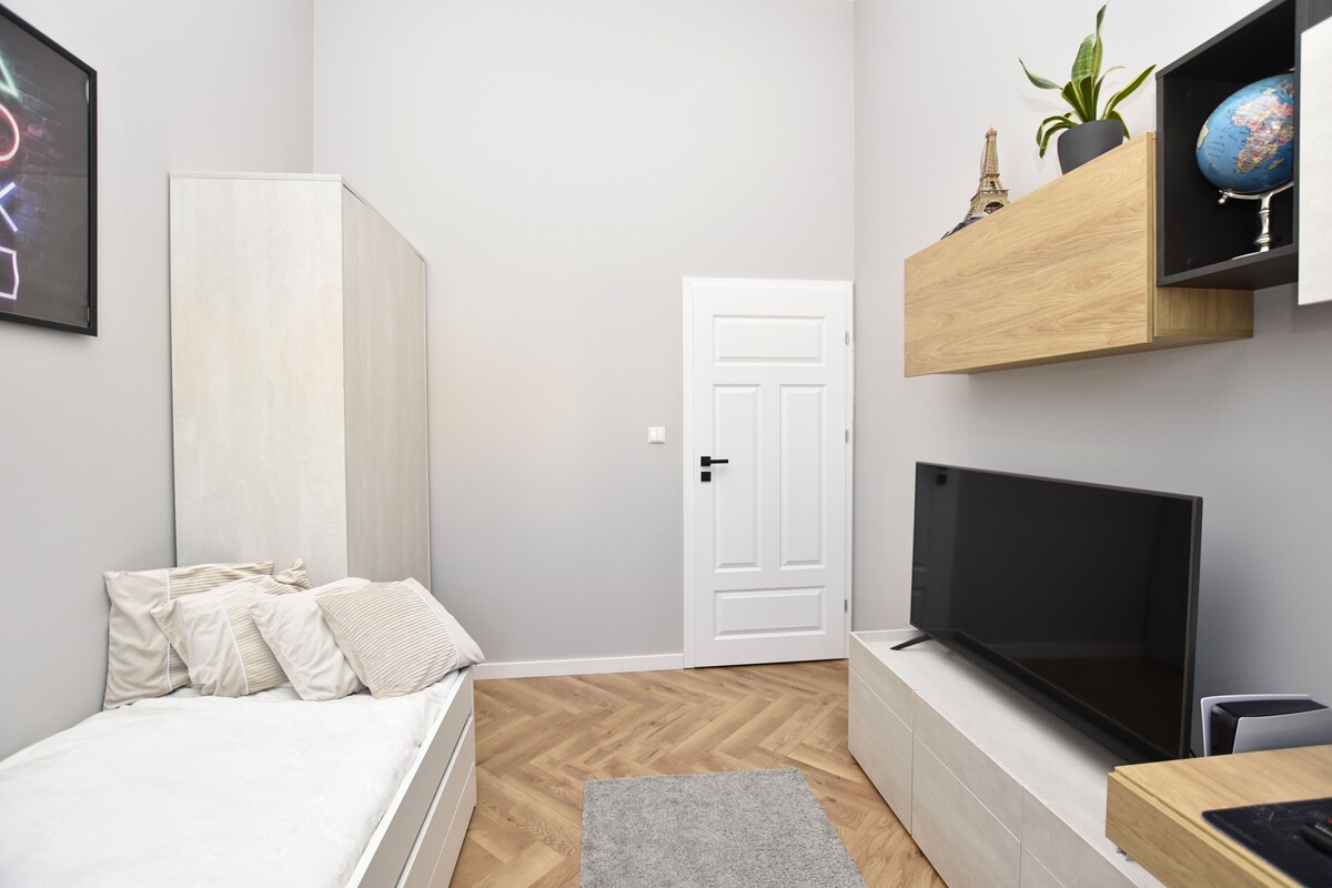 Elbląg :: Biuro nieruchomości ARKADIA ::Mieszkanie o wysokim standardzie ul. Częstochowska (Korona II)Piętro: