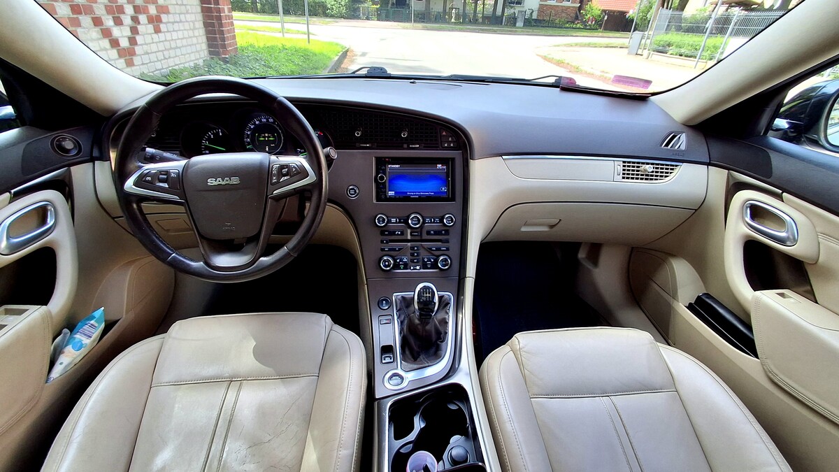 Elbląg SAAB 95 ng 2010r. 2.0 tid 160KM zadbany, idealny, garażowany,
, czarny metalic, jasna skóra, alu 17, led,
