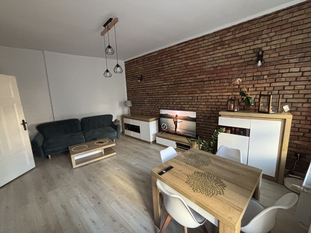 Elbląg Sprzedam mieszkanie na parterze w kamienicy 74m2.