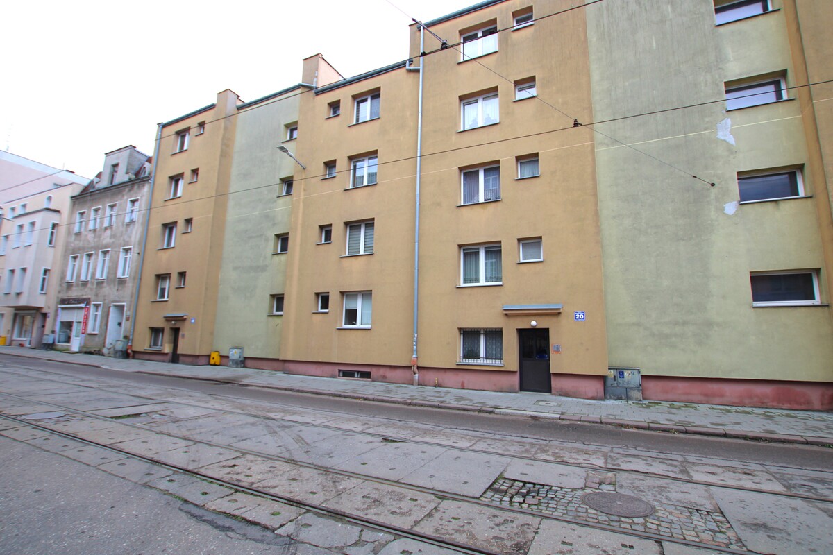 Elbląg NIERUCHOMOŚCI ANNA KRASZEWSKA Mieszkanie 1-pokojowe z balkonem i mediami miejskimi ul. Królewiecka,