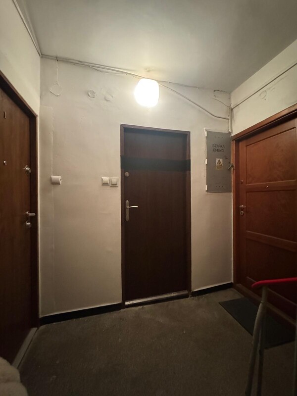 Elbląg Oferuję wynajem 2 pokoje plus balkon - jasne cieplutkie mieszkanie o powierzchni 34 m².
W Elblągu przy ul.