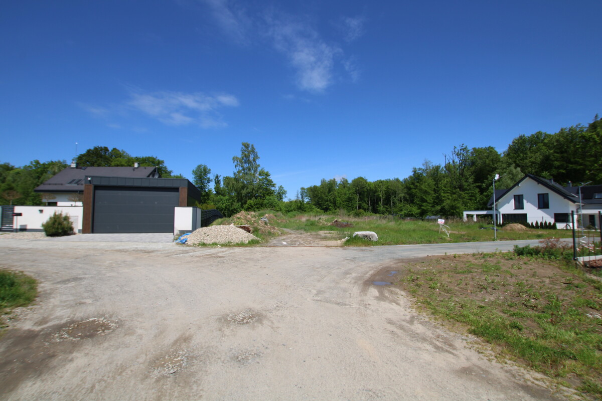 Elbląg NIERUCHOMOŚCI ANNA KRASZEWSKA  Działka pod zabudowę jednorodzinną w Krasnym Lesie  ul. Lema