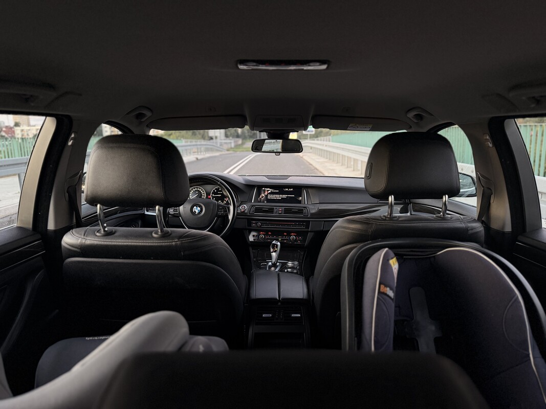 Elbląg BMW Serii 5 F11 520d Luxury Line z 2014 roku, wersja po liftingu, 190 KM, automat.