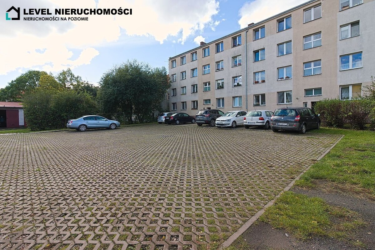 Elbląg LEVEL NIERUCHOMOŚCI Mieszkanie dwupokojowe do remontu, możliwość zrobienia