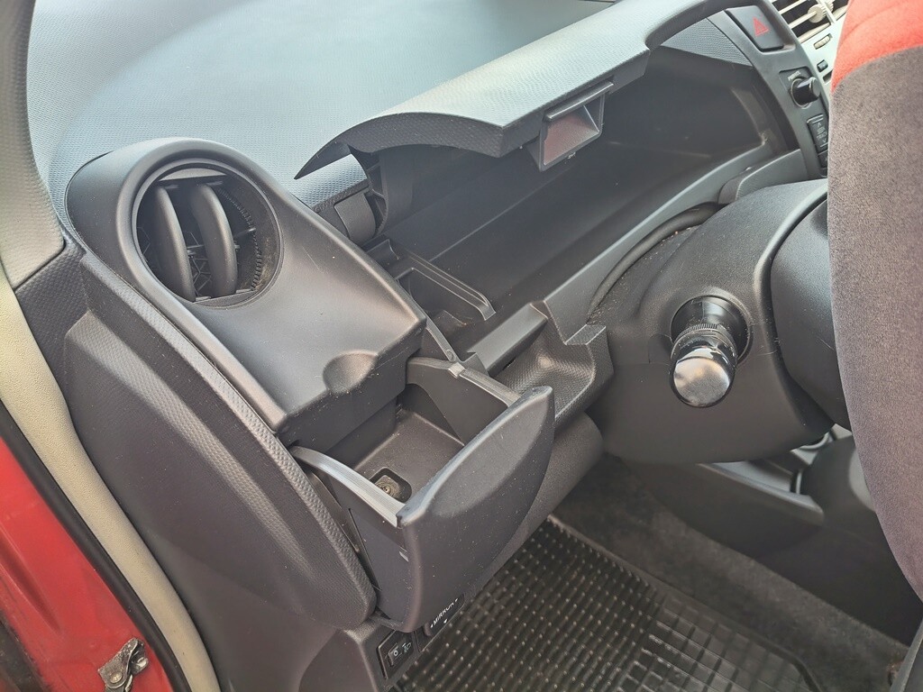 Elbląg TOYOTA YARISSilnik : 1.0 69KMZarejestrowana i opłacona