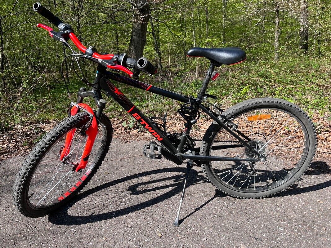 Elbląg Sprzedam rower górski firmy B-twin 500,26 cali, ,rozm ramy M, aluminium, opony terenowe obrotowa manetka di