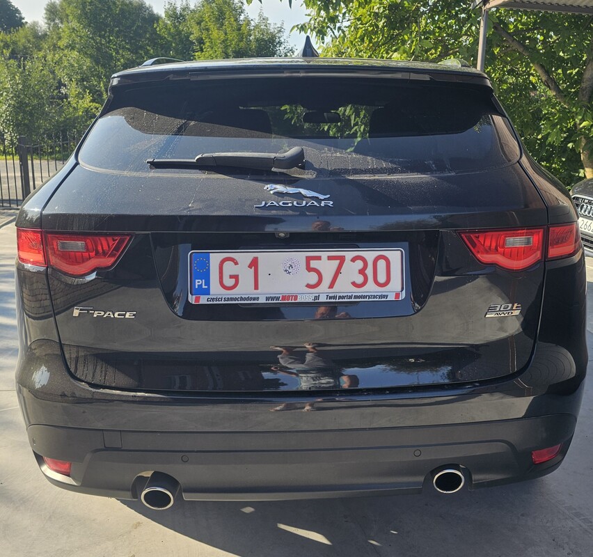 Elbląg Sprzedam mojego prywatnego Jaguara F-Pace w wersji R-Sport AWD z 2018 roku. Jest to elegancki SUV w kolorze