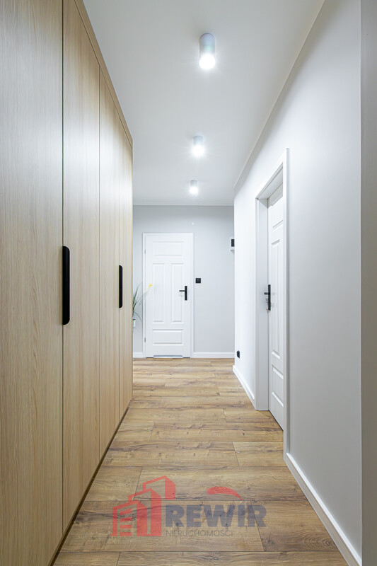 Elbląg RewiR NieruchomościWybierz Swój🎄Wymarzony RewiR Prezentujemy Państwu 3-pokojowe mieszkanie przy