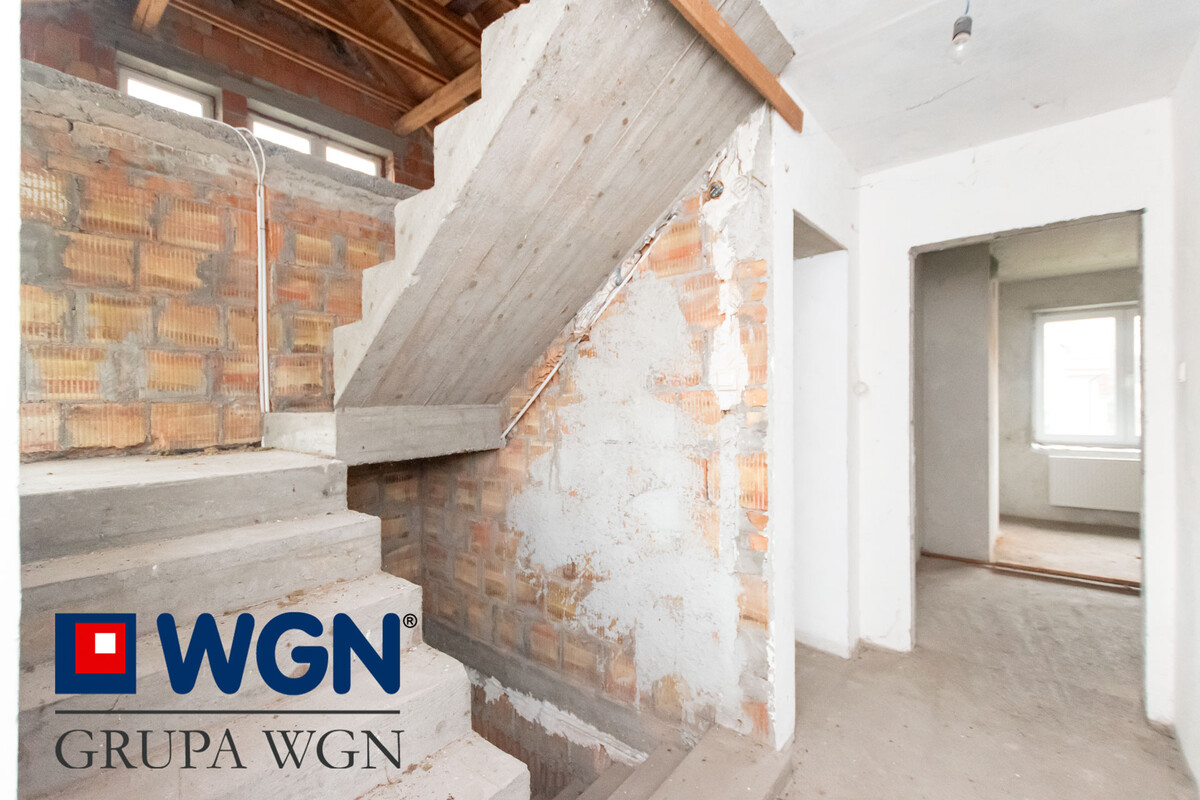 Elbląg WGN Nieruchomości oddział Elbląg przedstawia Państwu dom w zabudowie szeregowej z lokalem użytkowym o