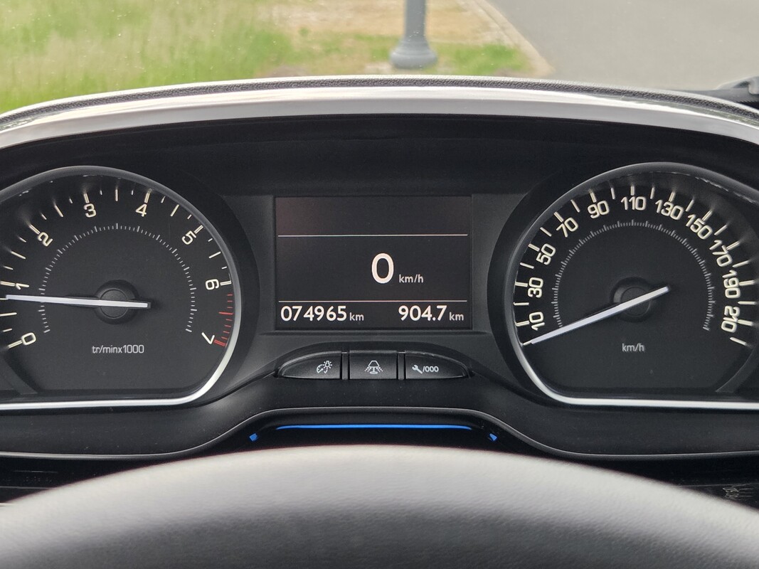 Elbląg Oferuję do sprzedaży zadbany egzemplarz Peugeot 208 w wersji Allure z chwalonym silnikiem benzynowym 1.4 VTI 95